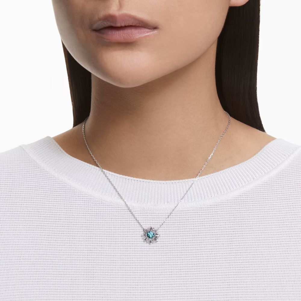 Swarovski Sunshine Neckalce with Pendant Green Rhodium plated 13 3 4 i Bluesalon